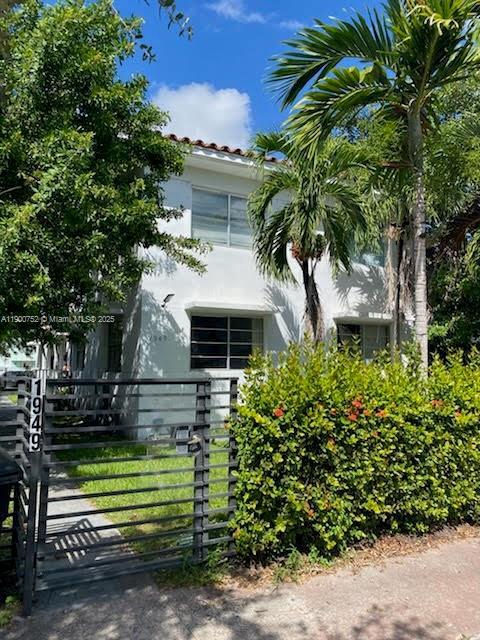 3 of 3 - 1949 Marseille Dr, Miami Beach, FL