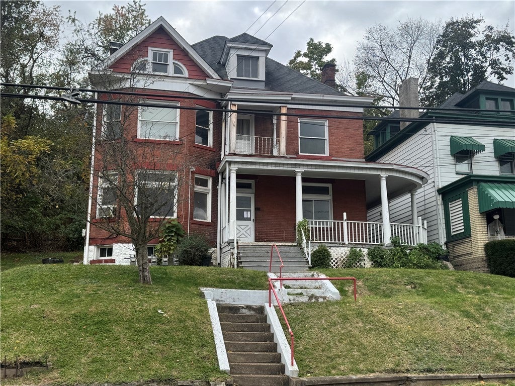 221 Singer Avenue, Stowe