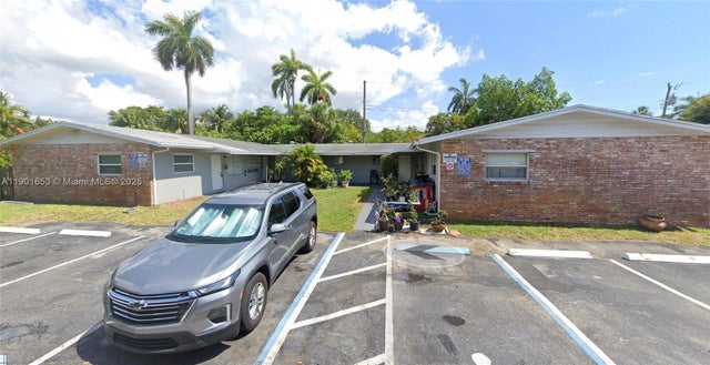 2 of 2 - 355 Nw 32nd St, Oakland Park, FL