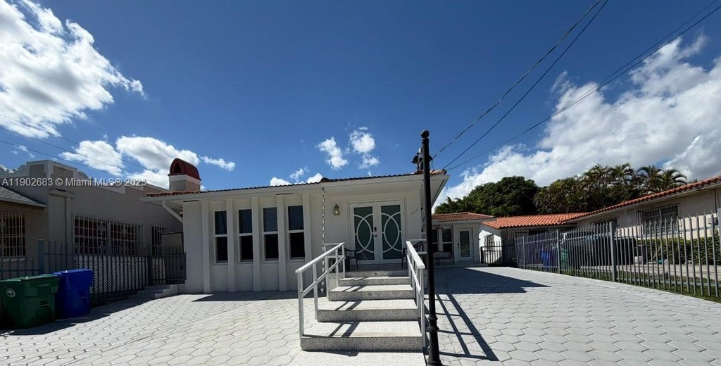 1030 Sw 10th Ave, Miami