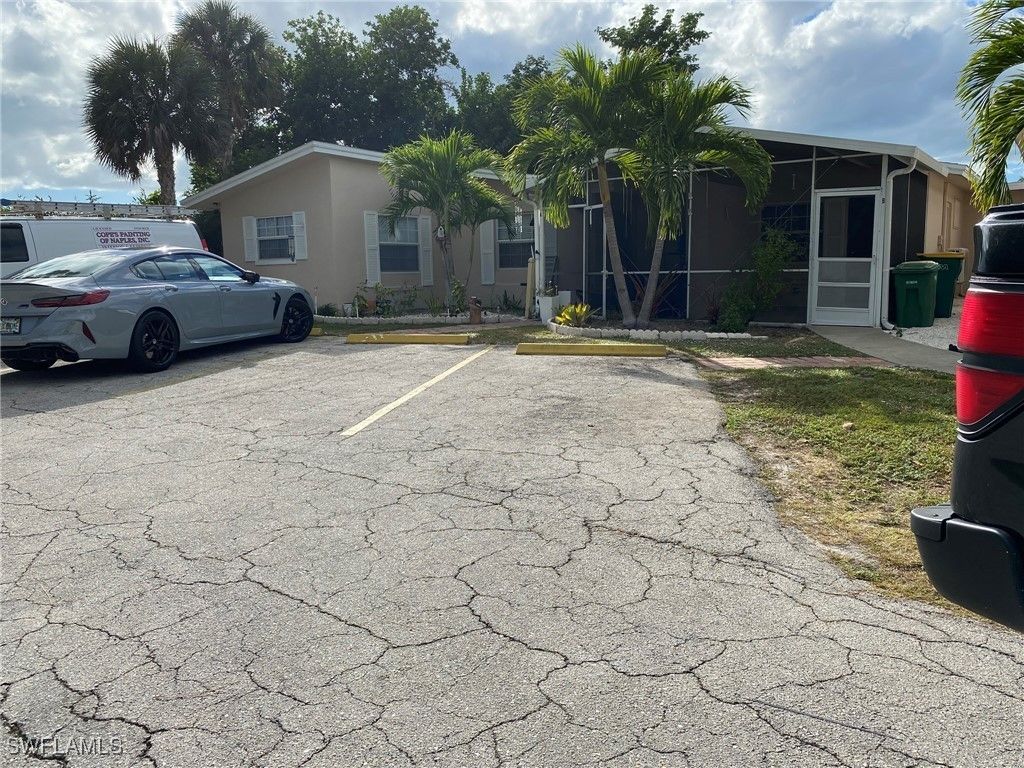 2084 Monroe Ave, Naples