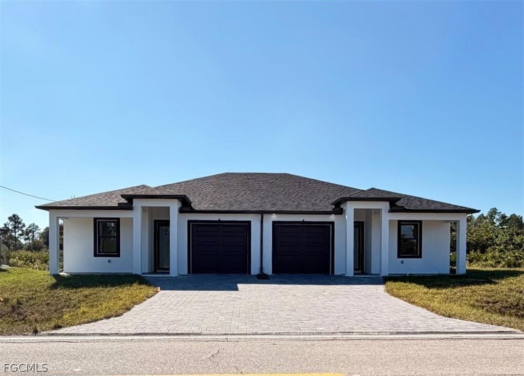 213-215 W 12th St, LEHIGH ACRES