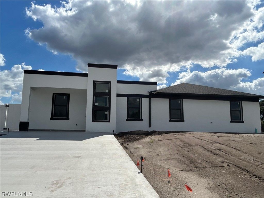 836/838 Milwaukee Blvd, Lehigh Acres