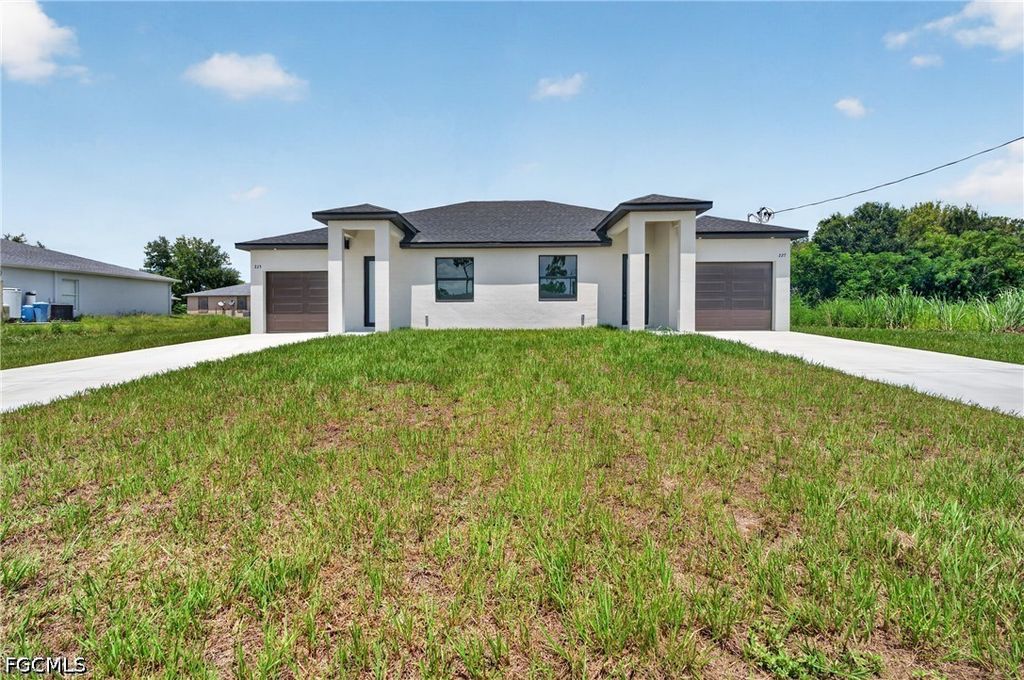 225/227 Ivan Ave S, Lehigh Acres