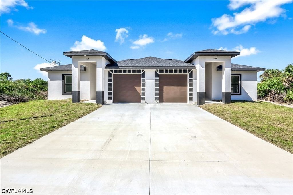 1235/1237 Hillcrest St E, Lehigh Acres