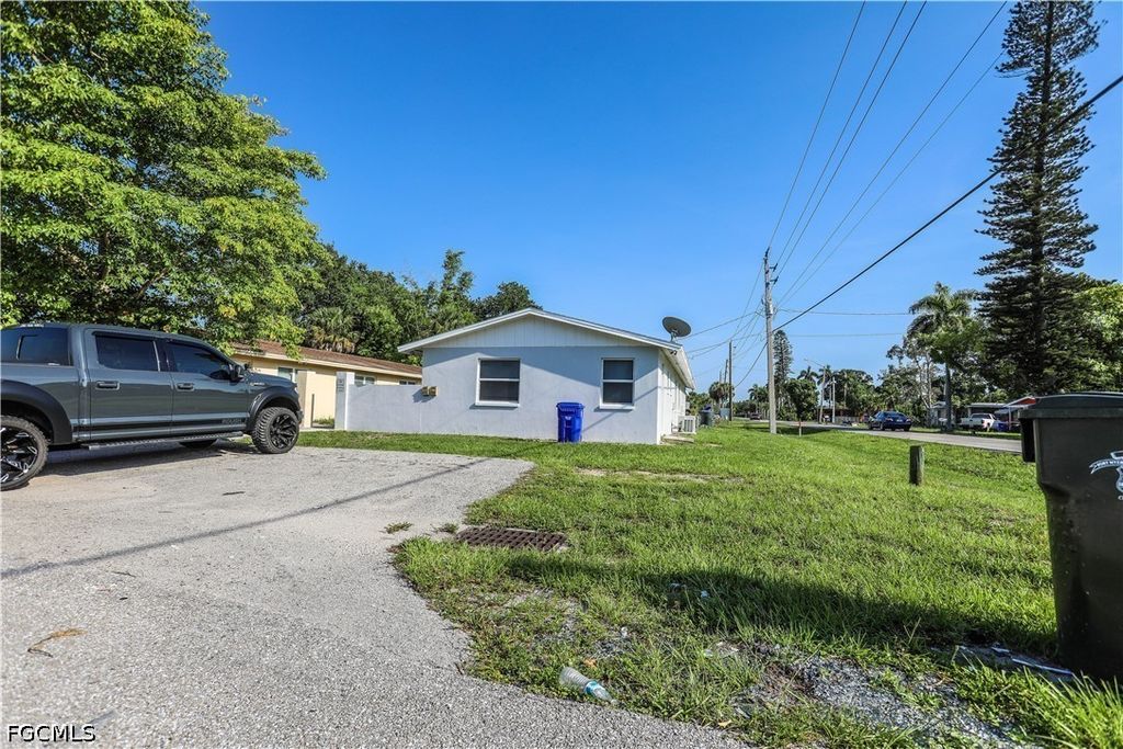 2406 Linhart Ave, Fort Myers