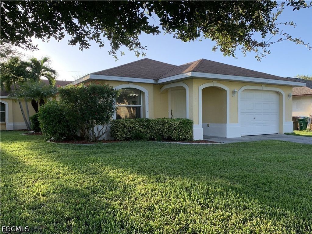 1242 Se 24th Ave, Cape Coral