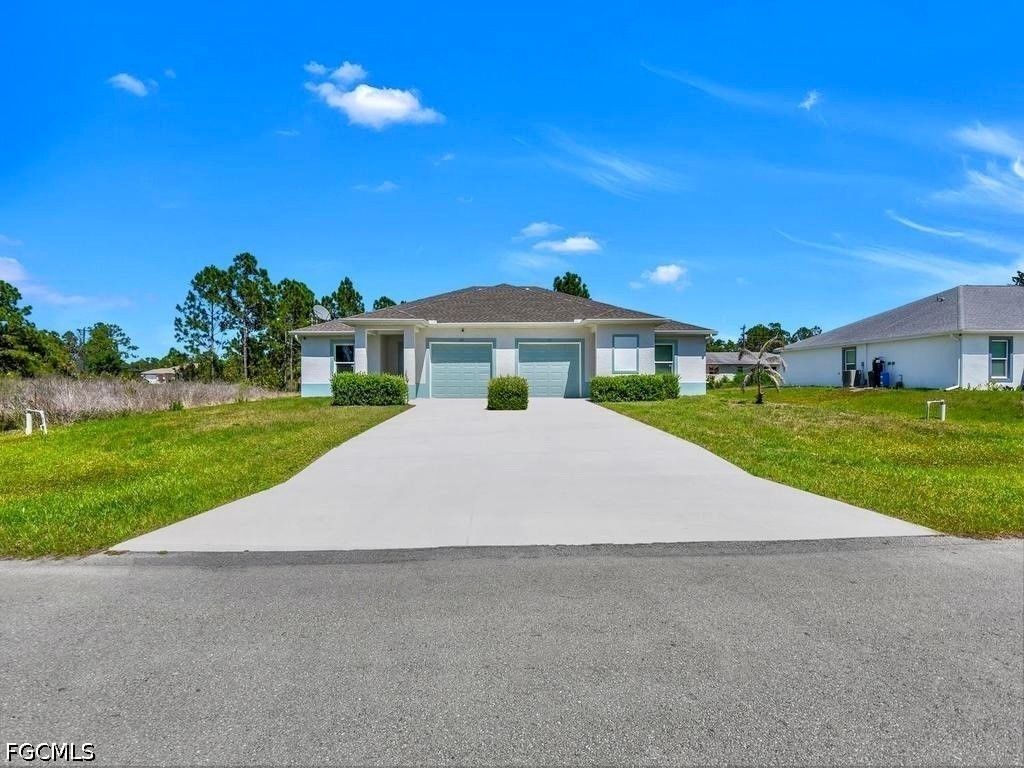 849/851 Bedford Dr, LEHIGH ACRES
