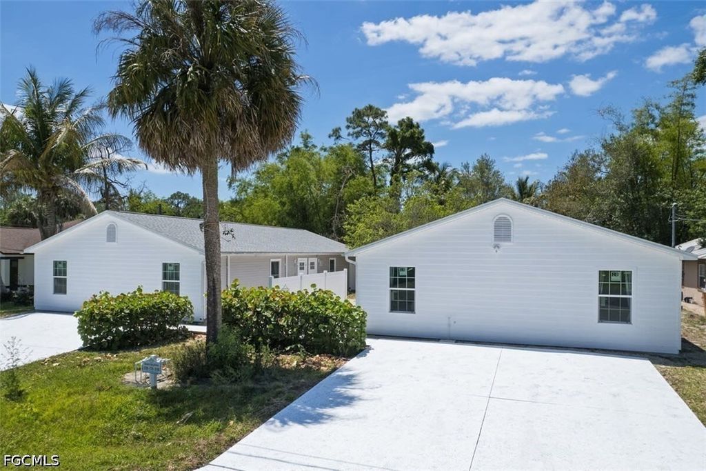 27870-27872 Vermont St, Bonita Springs