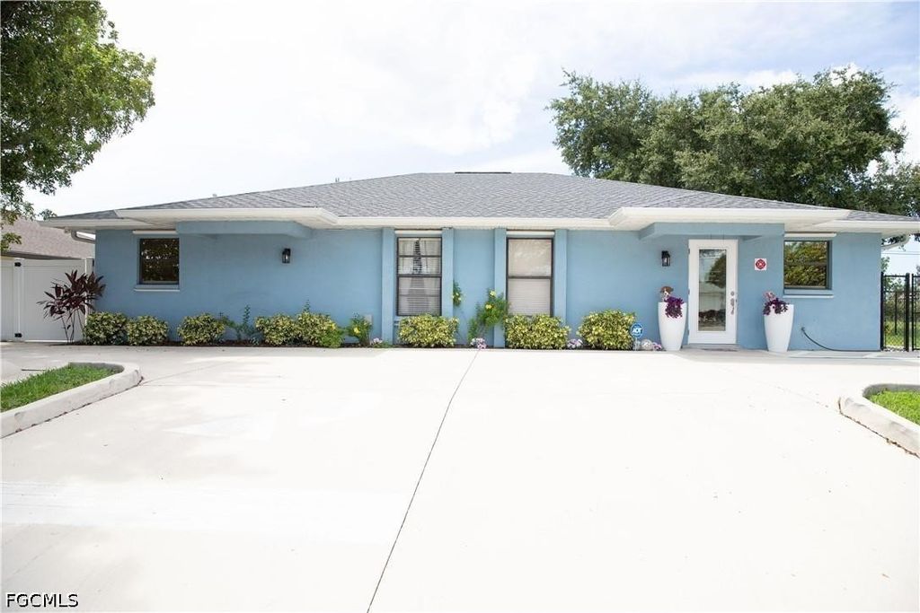 2826 Santa Barbara Blvd, CAPE CORAL