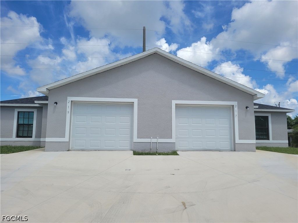 217/219 Cape Coral Pkwy W, Cape Coral