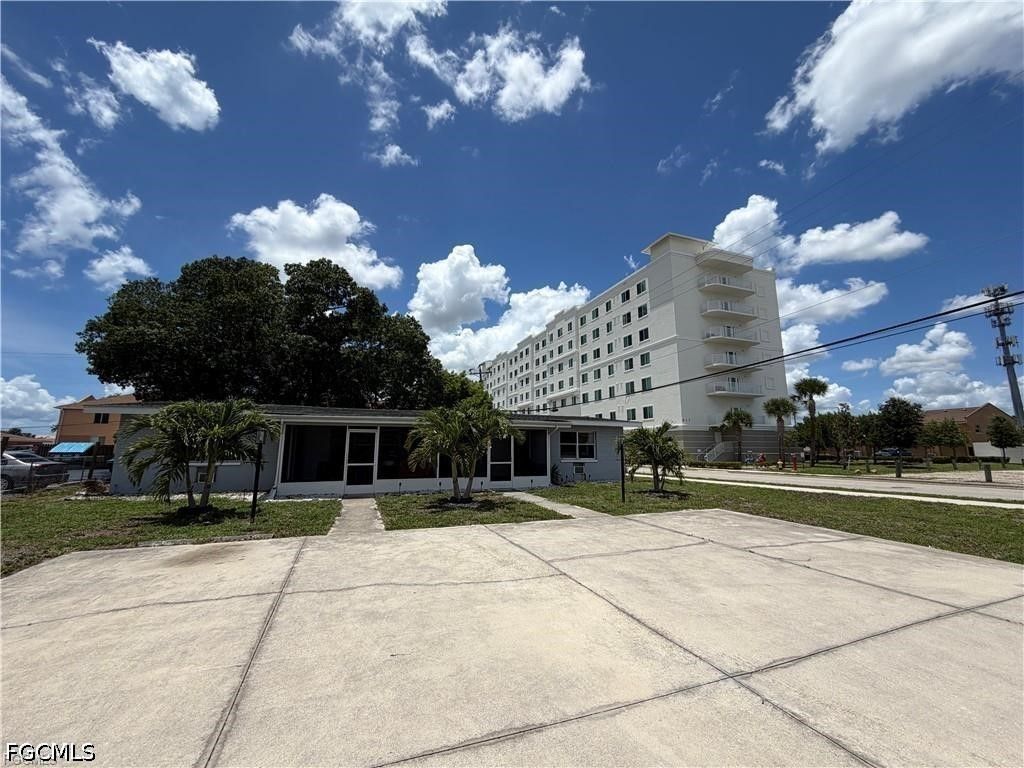 4902 Victoria Dr 1, CAPE CORAL