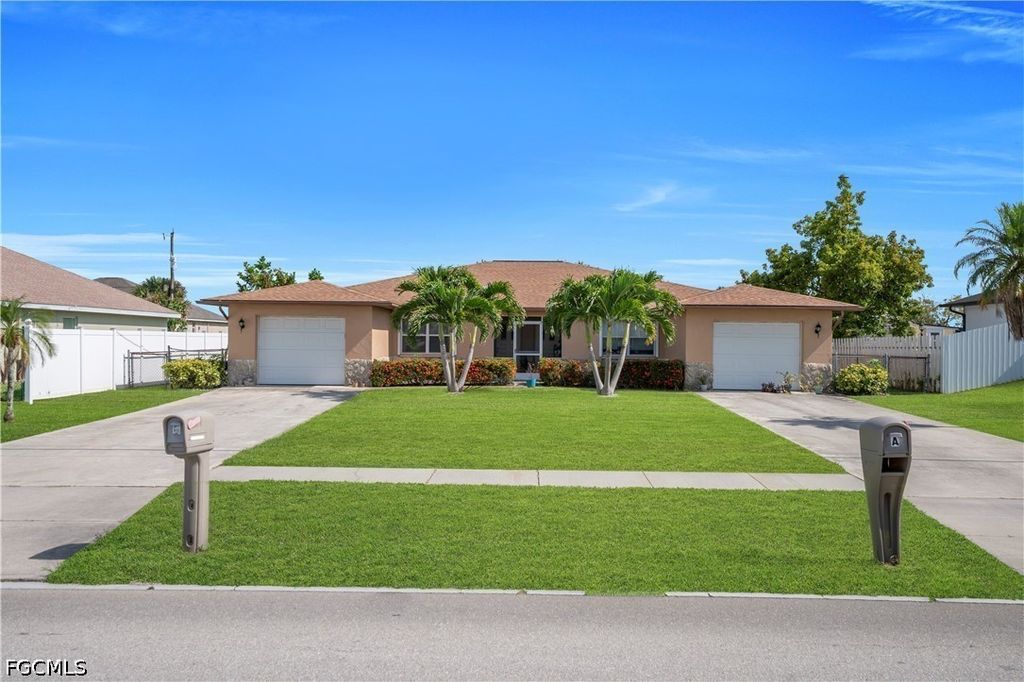 836 Trafalgar Pkwy, Cape Coral