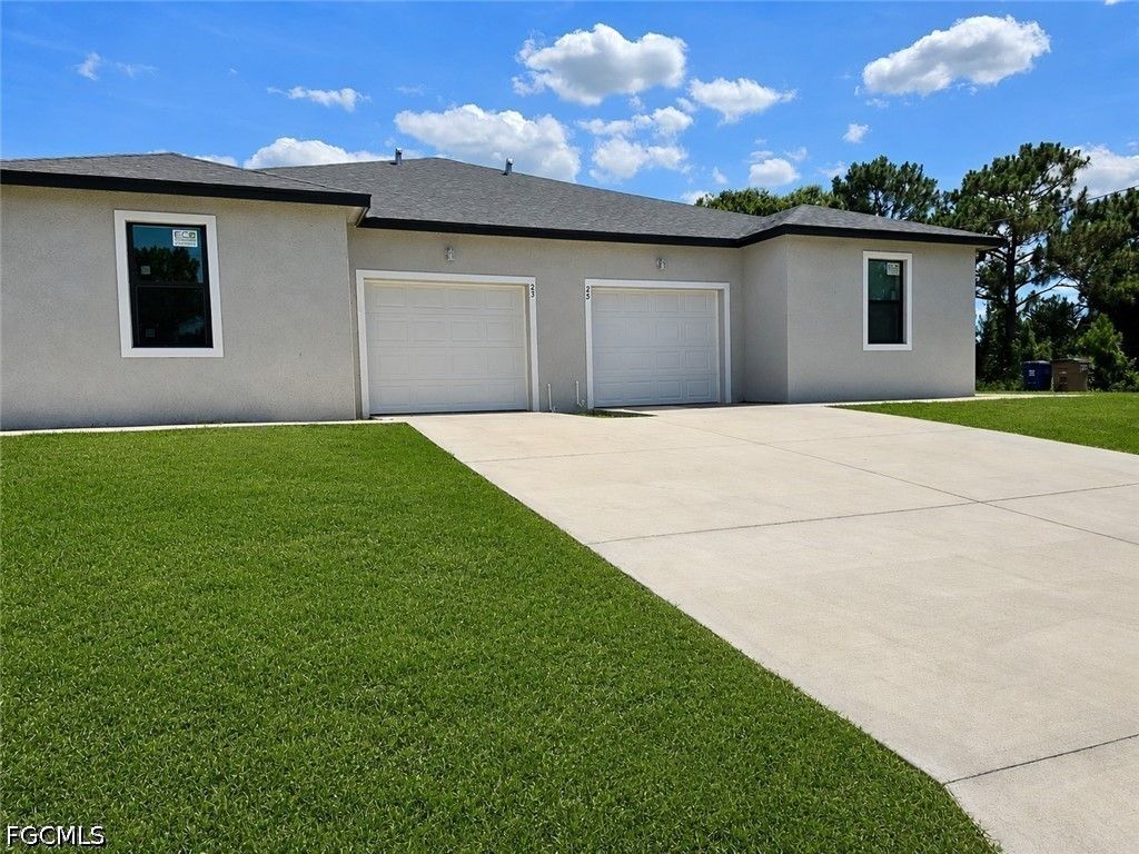 23/25 W 12th St, Lehigh Acres