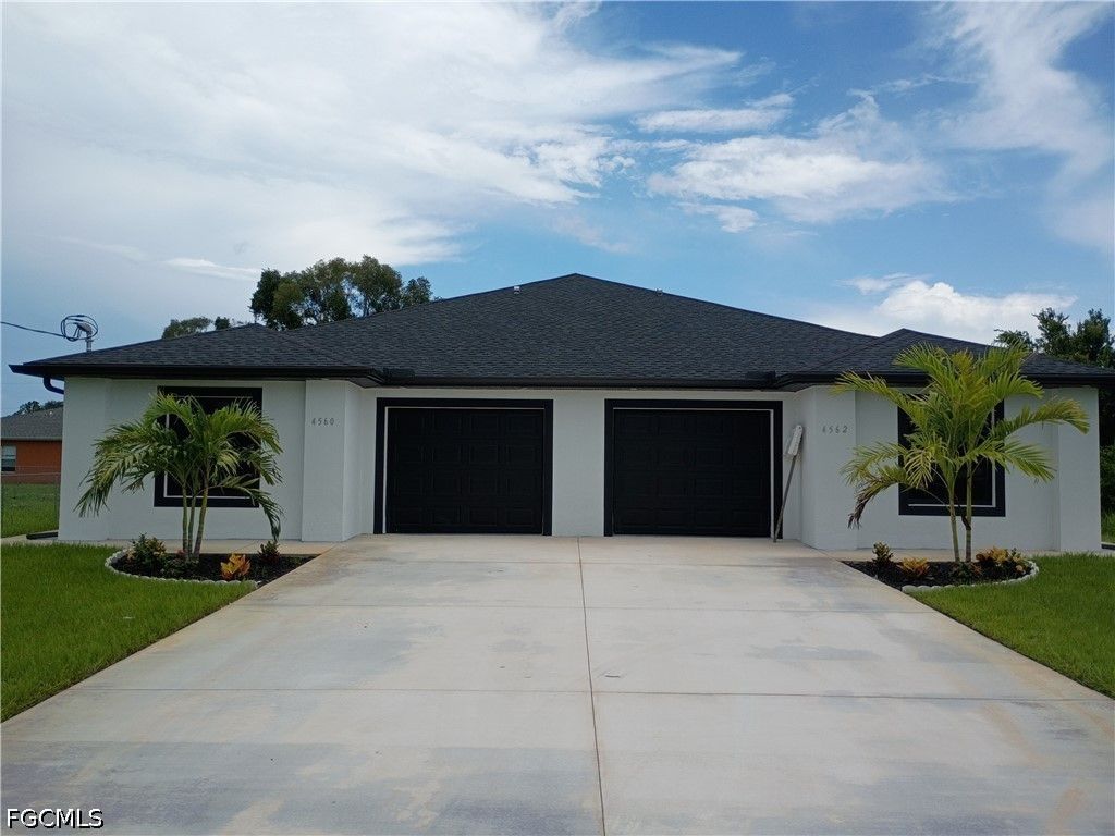 4560/4562 Golfview Blvd, LEHIGH ACRES