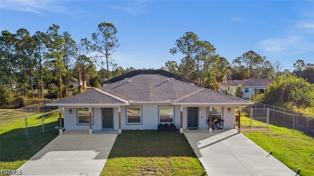 915-917 Graystone Ave, LEHIGH ACRES