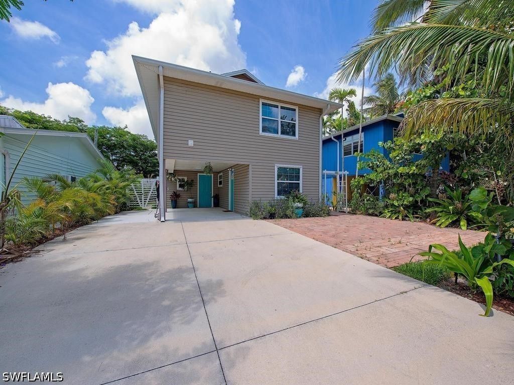 1881 Danford St, NAPLES
