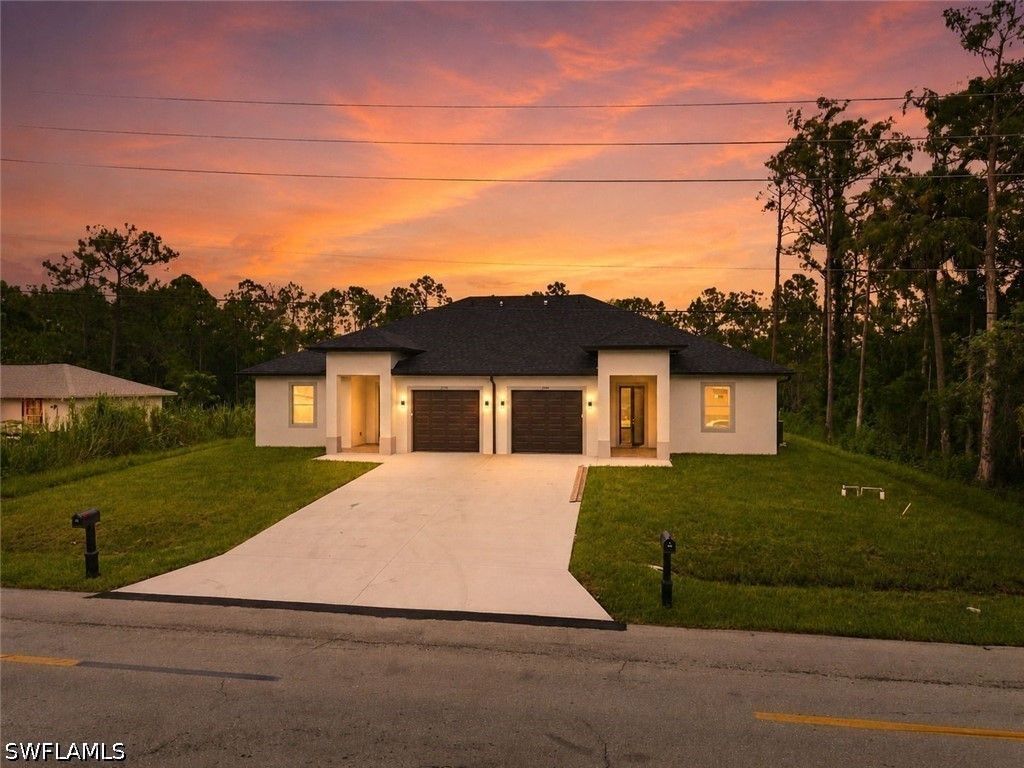 2909/2911 Owen Ave S, Lehigh Acres