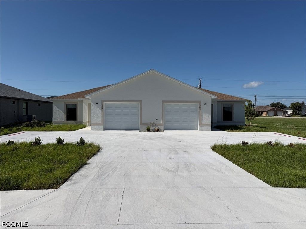 703 Se 8th St, Cape Coral