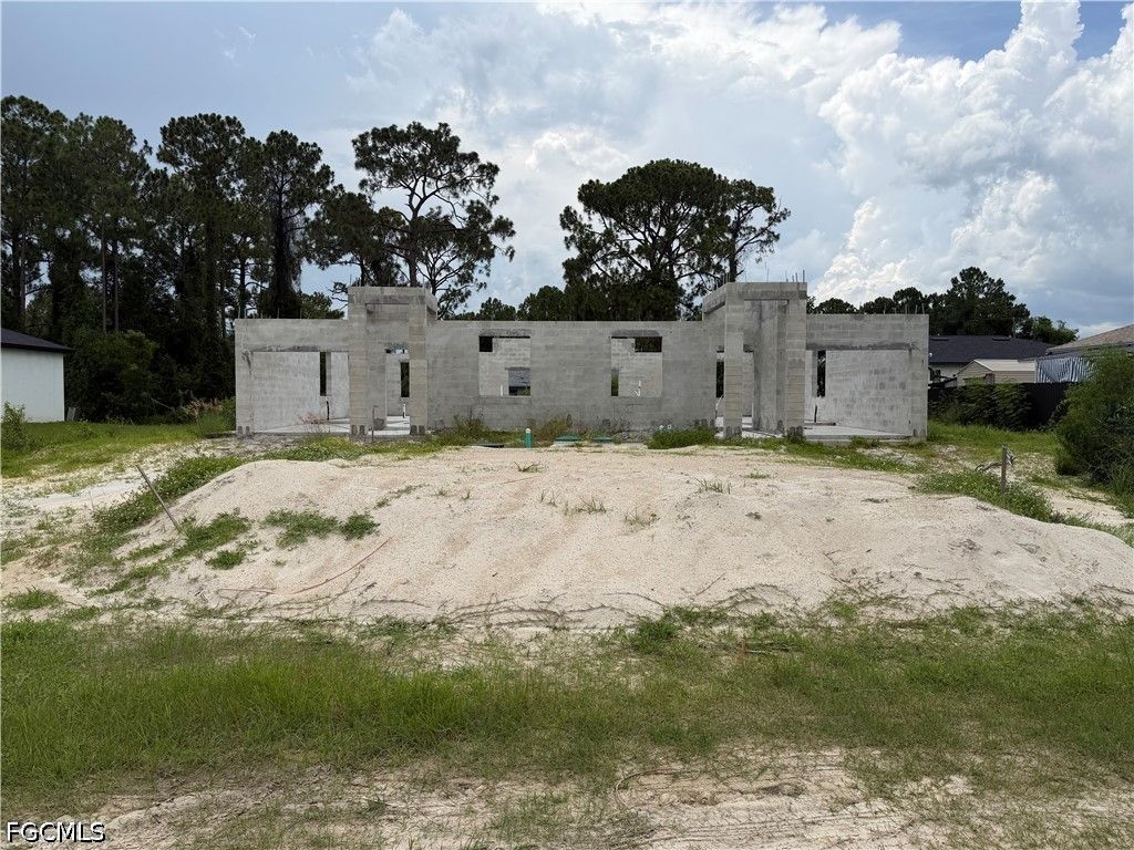 2412/2414 Lantana Ave S, LEHIGH ACRES