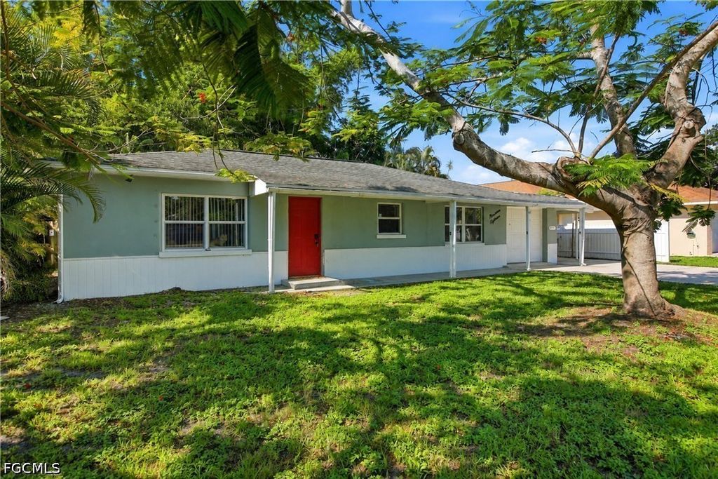 1918 Grace Ave, FORT MYERS