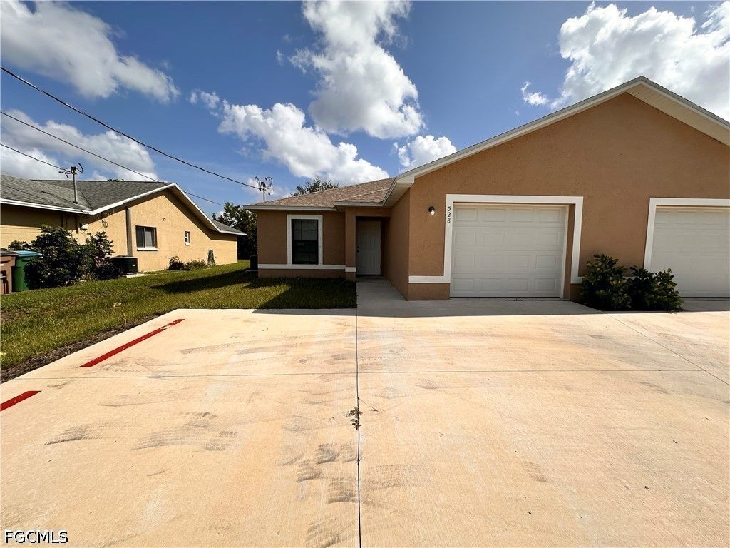 526-528 Se 4th Ter, CAPE CORAL