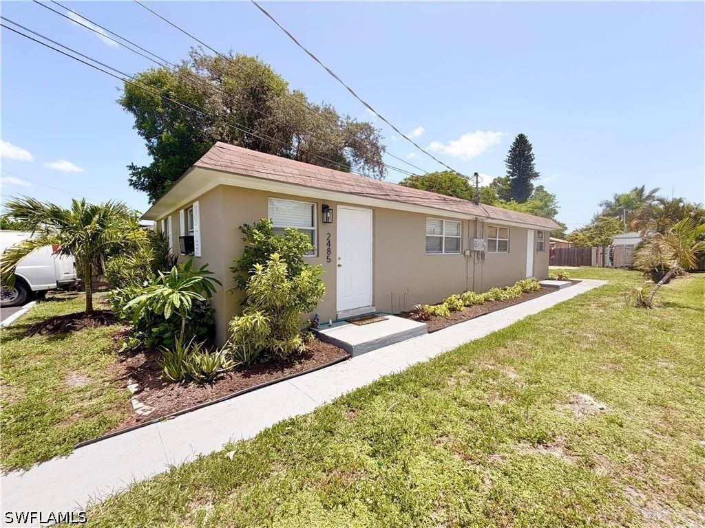 2485 Bayside St, Naples