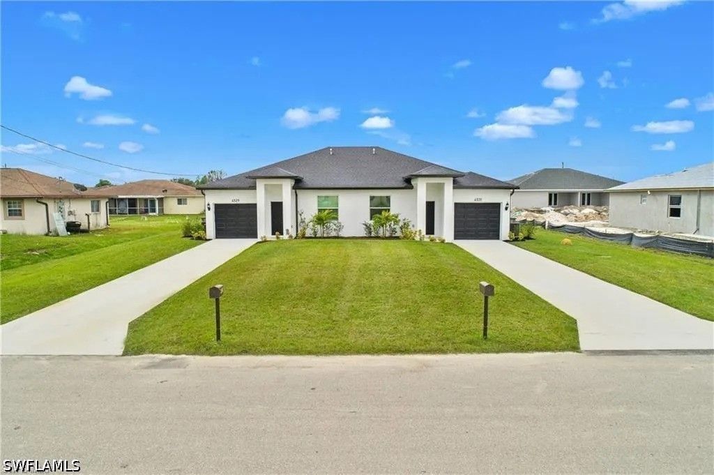 717/719 Gordon Ave S, Lehigh Acres