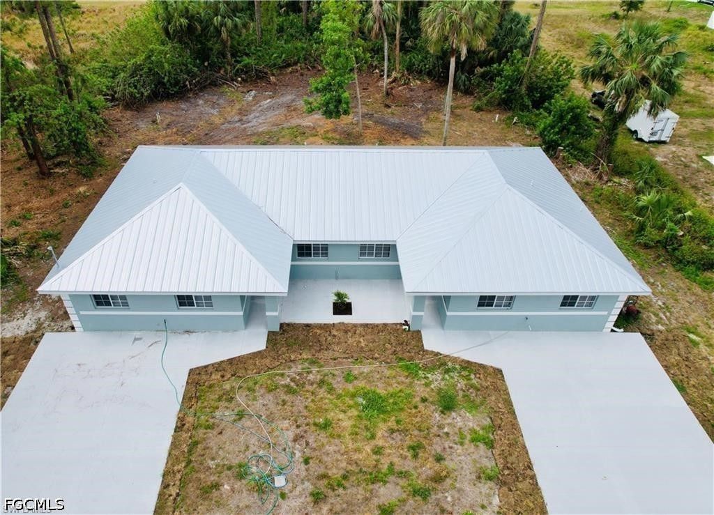 3825/3827 Hollycrest St, FORT MYERS