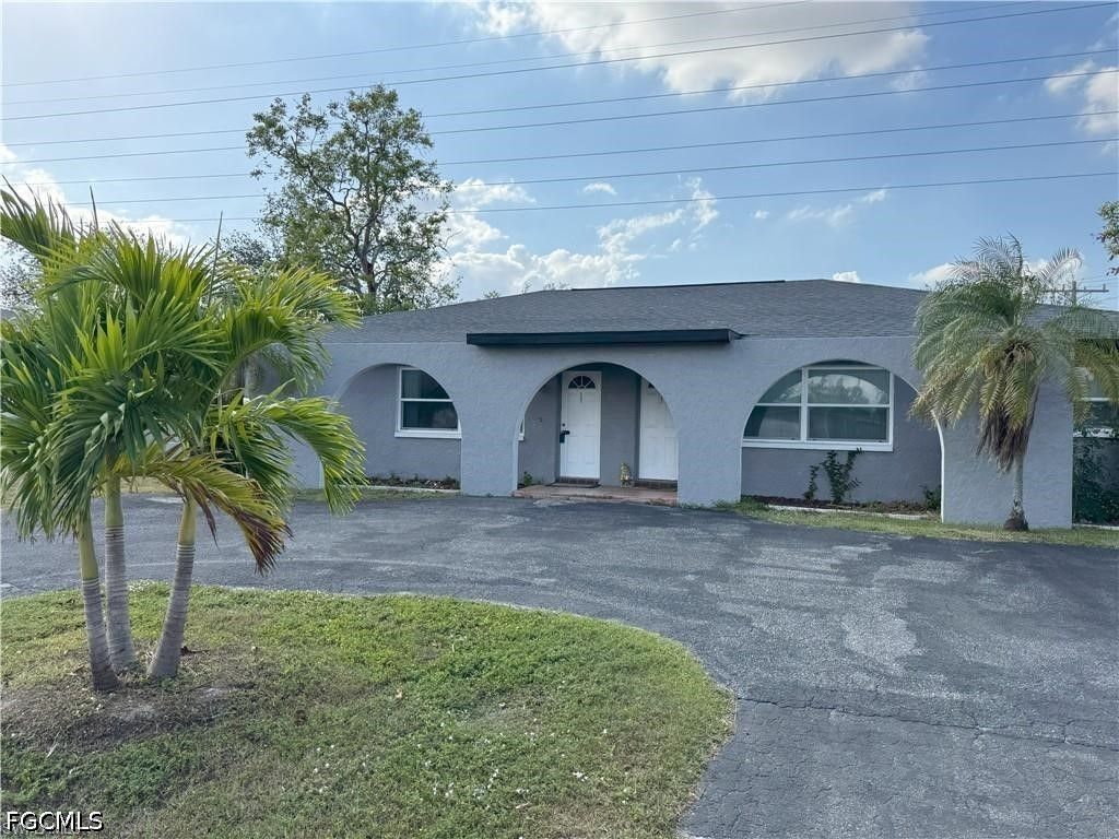 4402-4404 Santa Barbara Blvd, Cape Coral