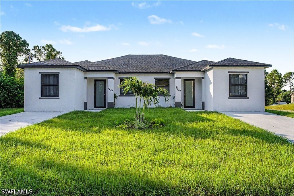 2237/2239 Armour Rd, Lehigh Acres