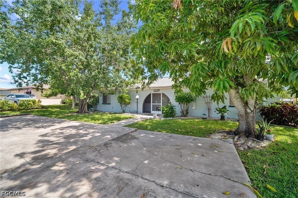 1239 Se 23rd Pl 1, Cape Coral