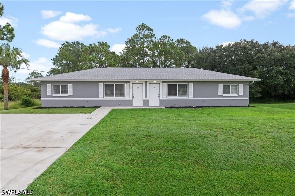 109/111 Gordon Ave S, Lehigh Acres