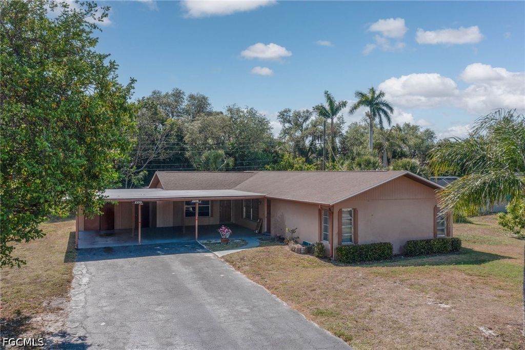 2215 Marilyn Ln, Fort Myers