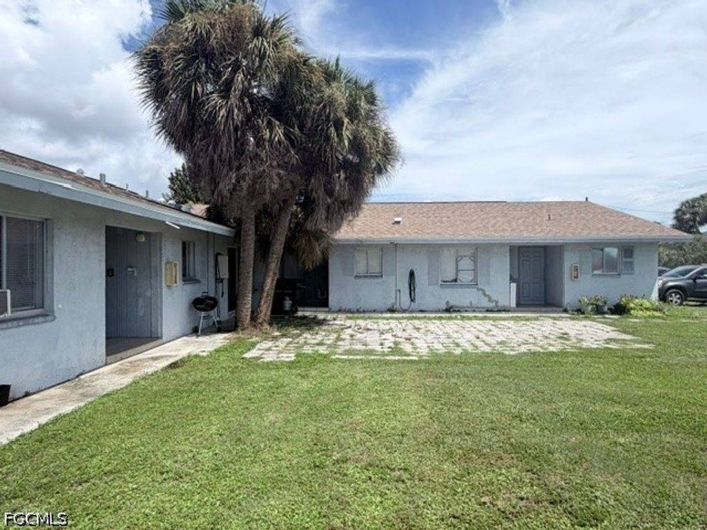 1017 Se 39th Ter, CAPE CORAL