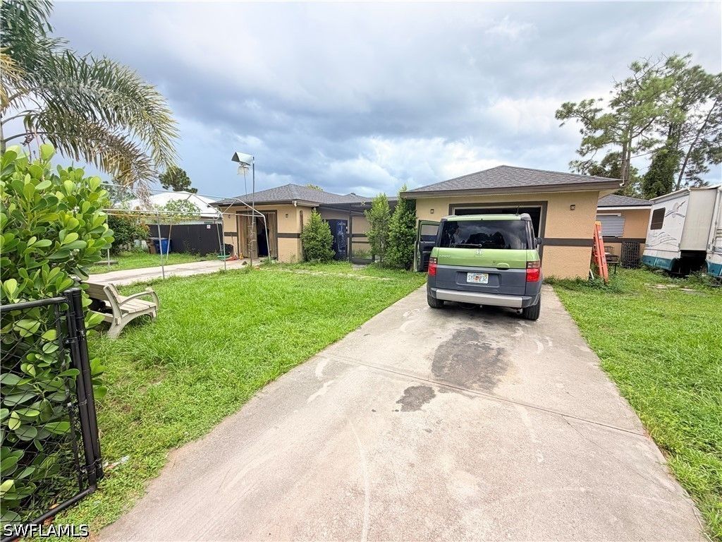 1024-1026 Ainsworth St E, Lehigh Acres