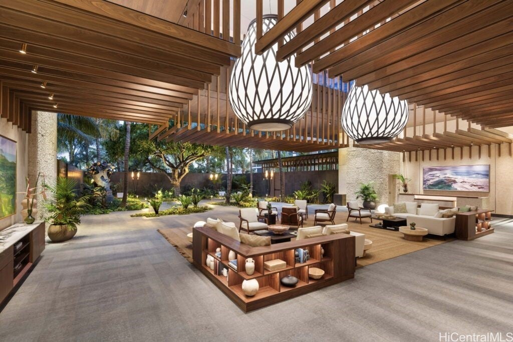 Photo of Listing #202427975