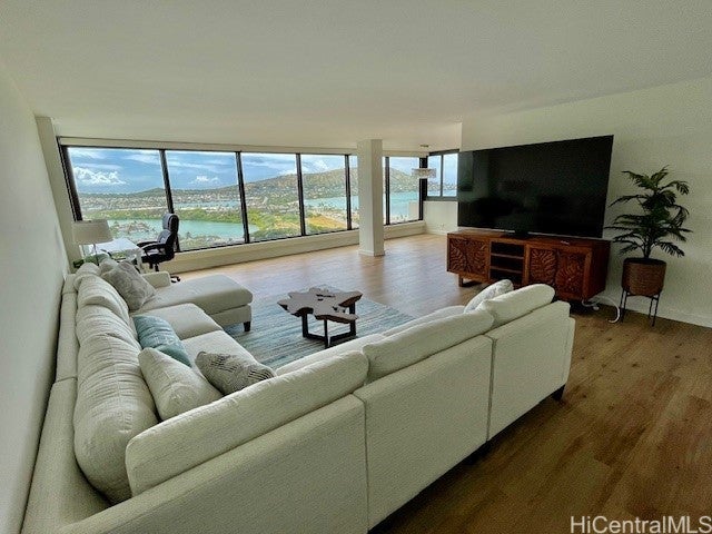 Photo of Listing #202510275