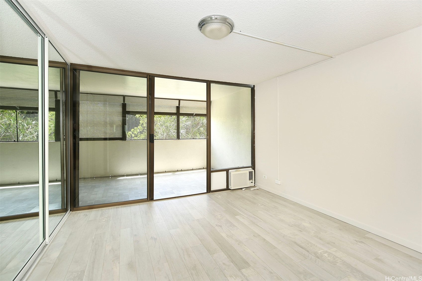 Photo of Listing #202600733