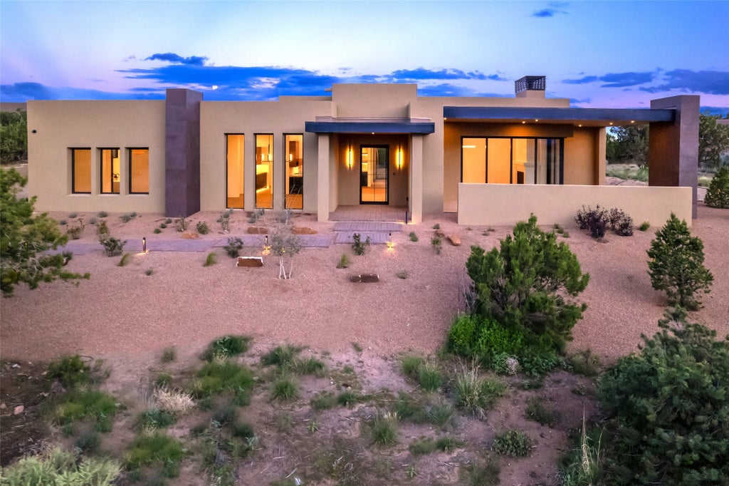 14 B Calle Mi Gusto, Santa Fe