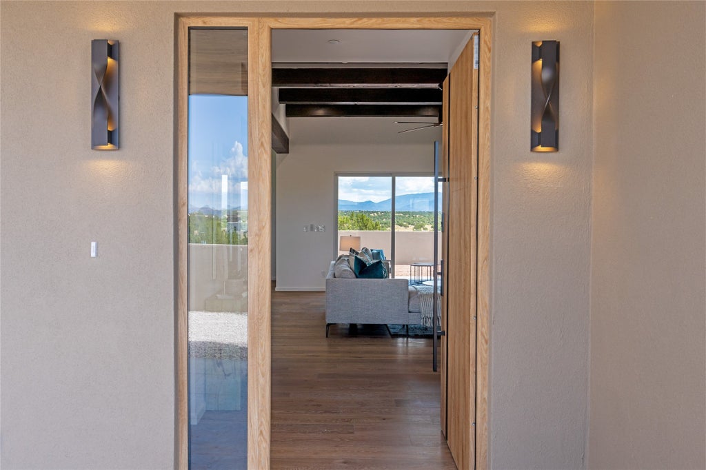 4 Calle Querido, Santa Fe