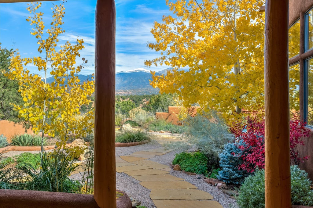 111 Avenida De Las Casas, Santa Fe