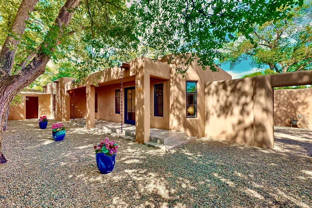 662 1/2 Canyon Road, Santa Fe