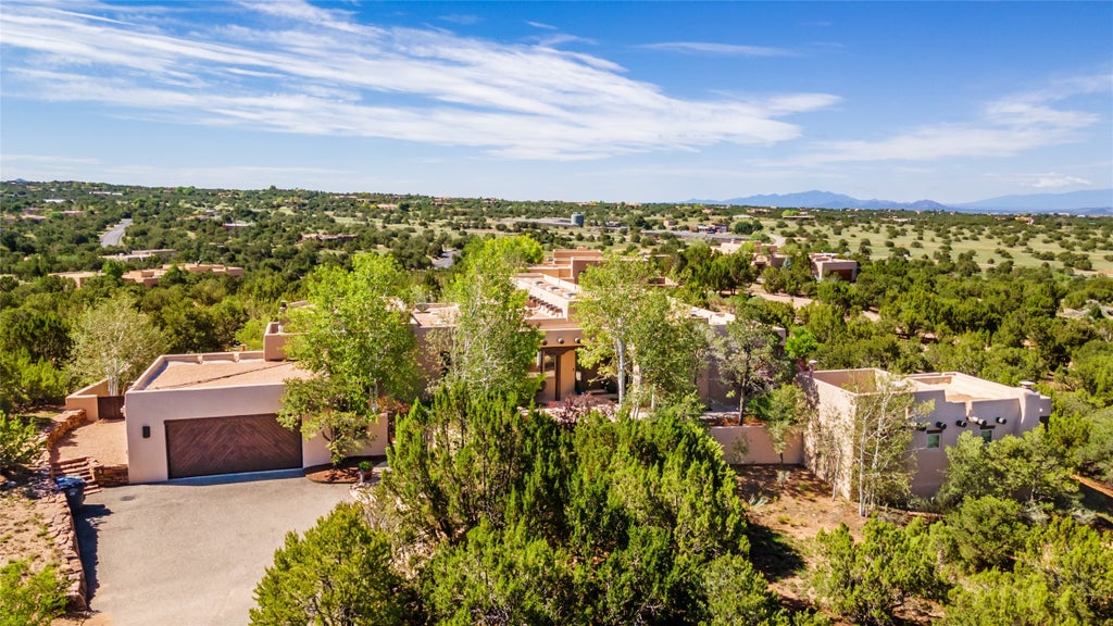 68 Estates Drive, Santa Fe