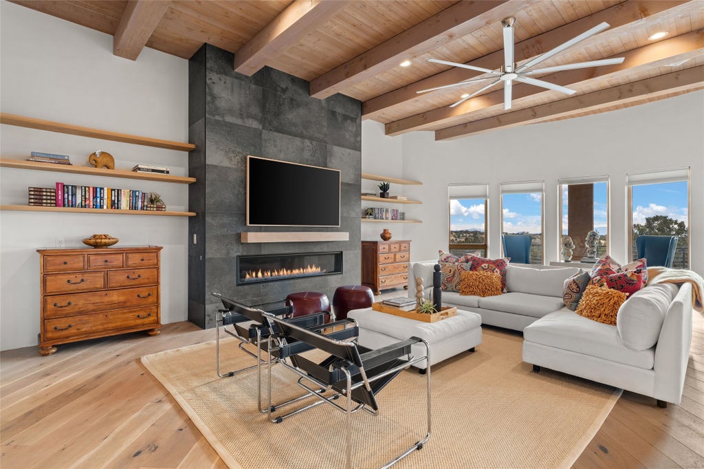 3 Clove Circle, Santa Fe