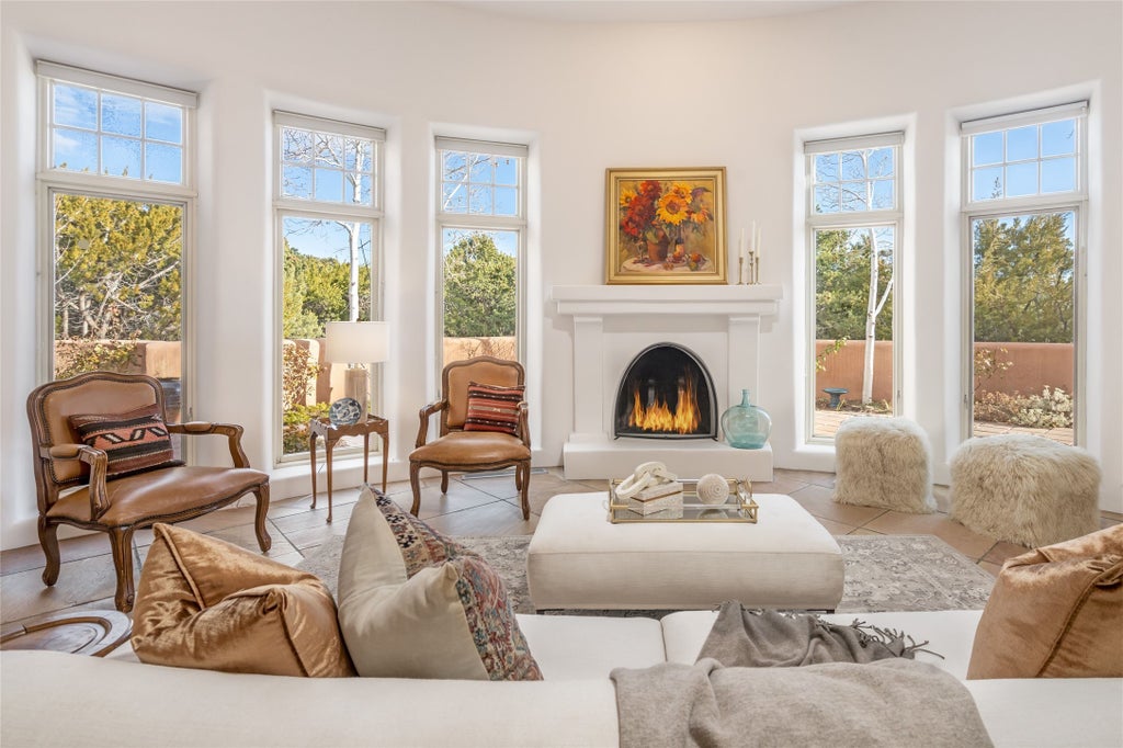 396 Circle Drive, Santa Fe