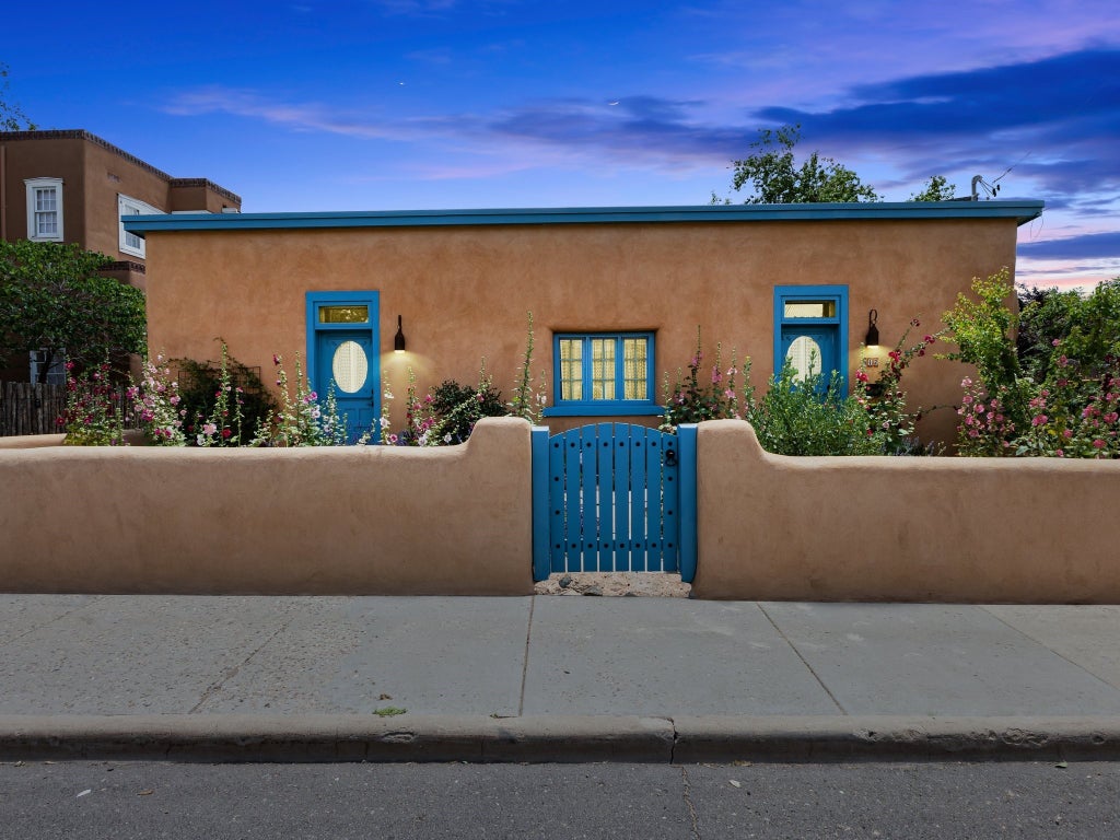 512 Agua Fria, Santa Fe