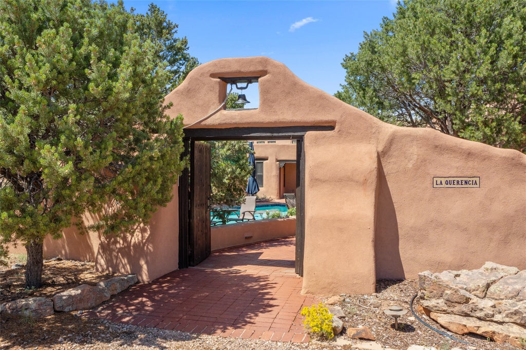 7 Camino Montuoso, Santa Fe