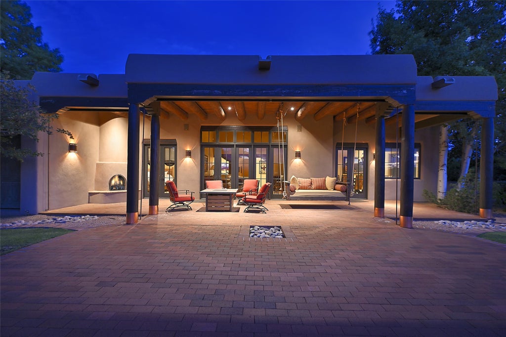 132 Thundercloud Road, Santa Fe