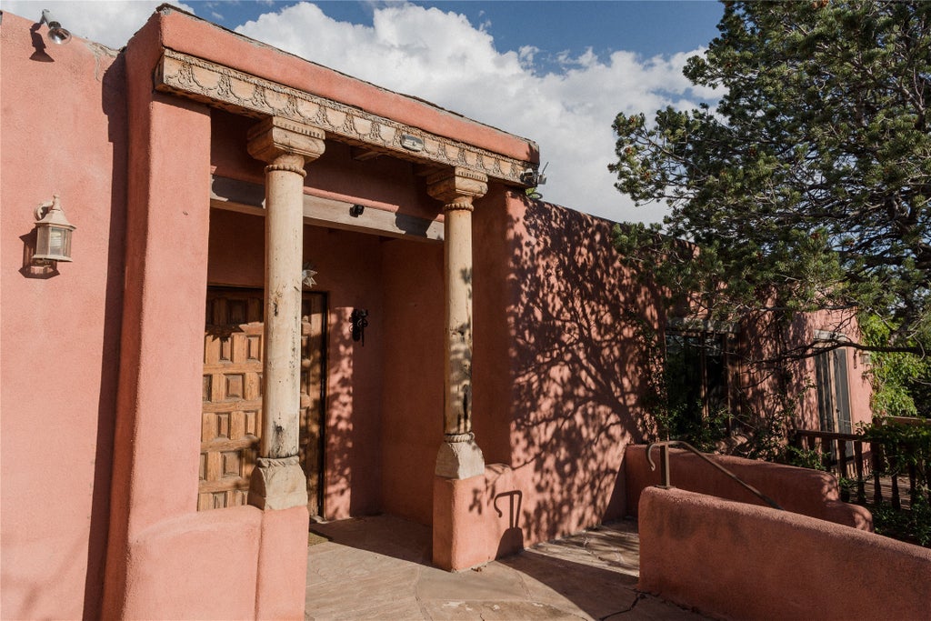 1405 Seville Road, Santa Fe